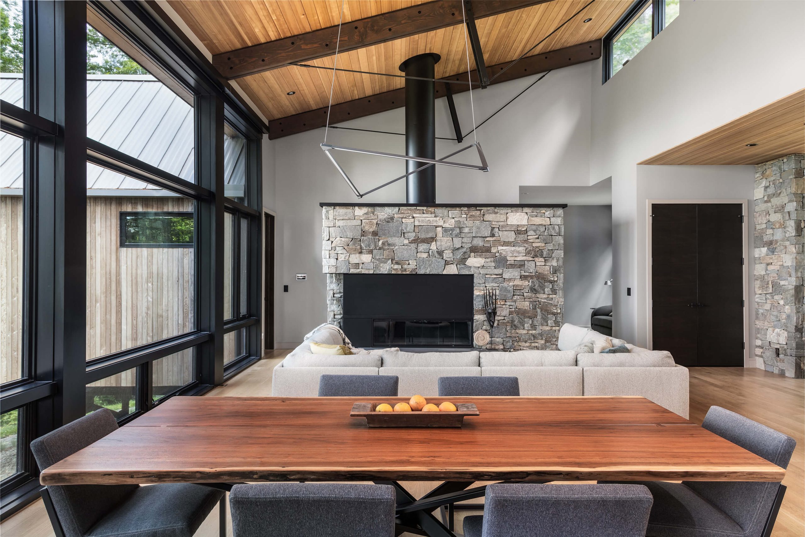 120 Rambling Ridge_Dining_Vellum Architecture_by 161 Photography