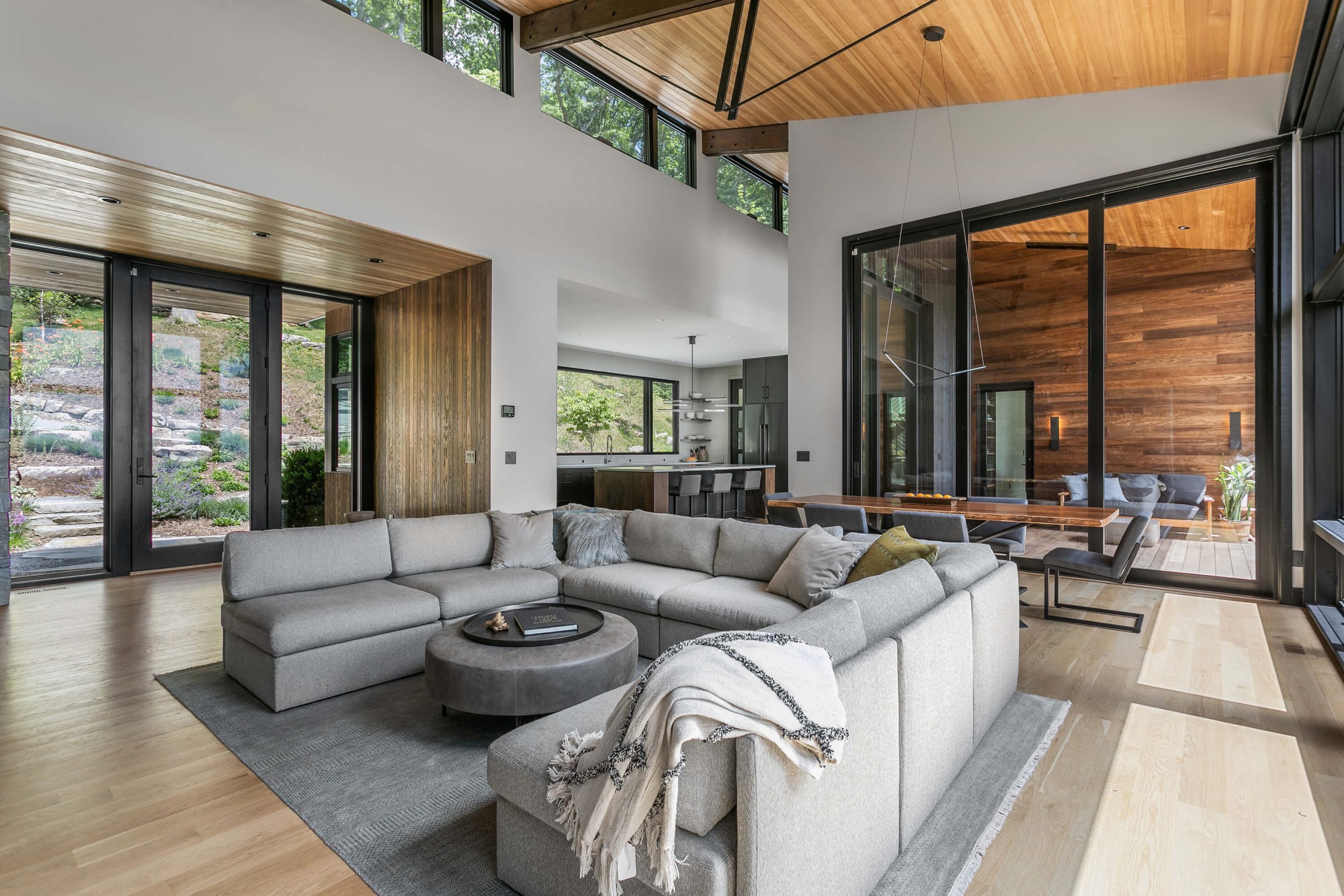 120 Rambling Ridge_Open Floor Plan_Vellum Architecture_by 161 Photography